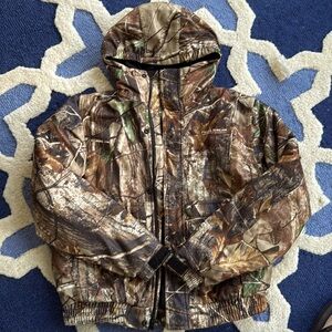 Field and stream camo hunting jacket Youth Large EUC Hooded